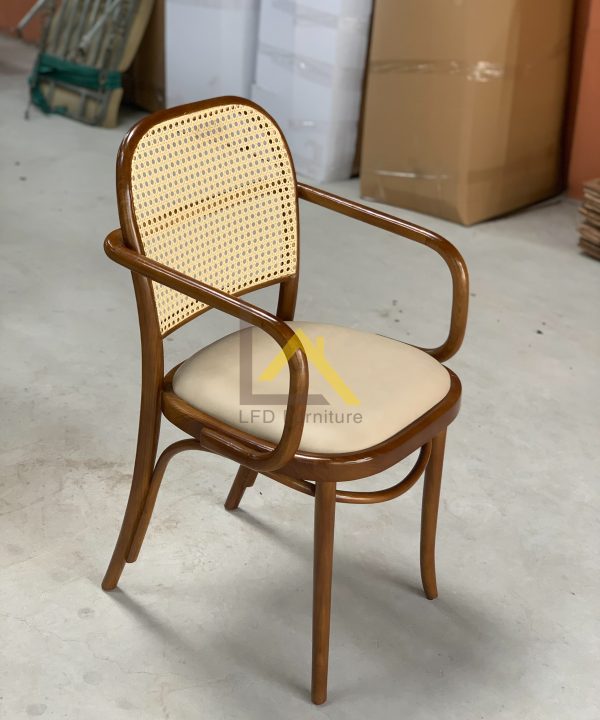 Thonet 811 có tay